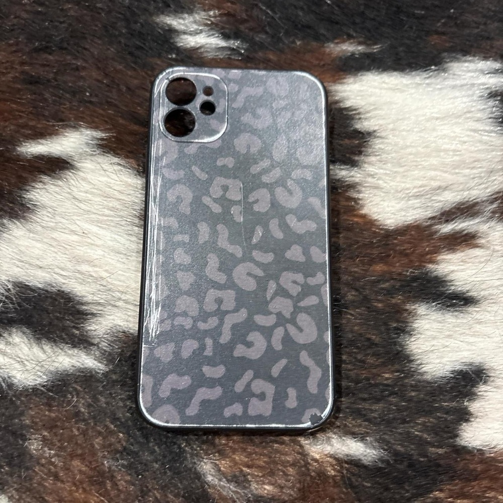 Stylish Gray Leopard Print Phone Case